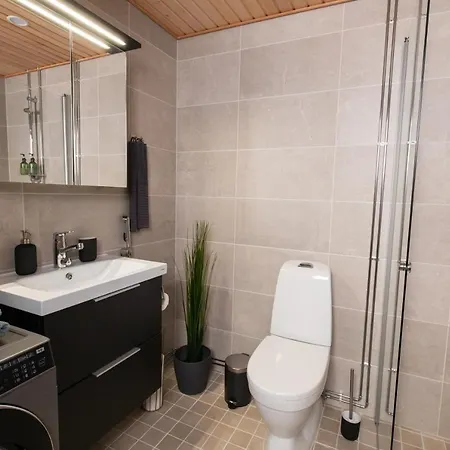 Isla Homes - Suite, Supermarket & Alko דירה