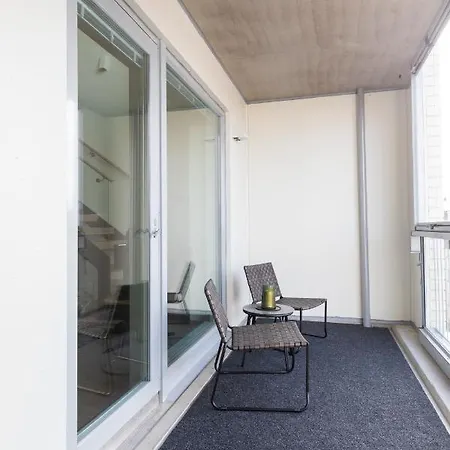 Isla Homes - Suite, Supermarket & Alko דירה